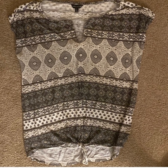 EUC Lucky Brand boho tie bottom tee - Picture 6 of 6